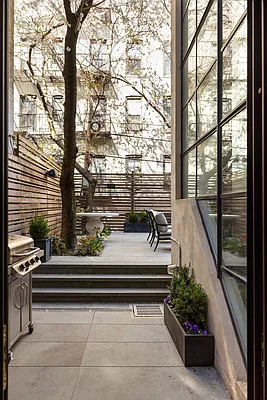 Sold by Sotheby's International Realty | media 41