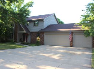 1040 E Capitol Dr, Appleton, WI 54911