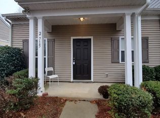 2715 Meadow Knoll Dr, Charlotte, NC 28269