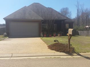 405 Roxbury Pl, Florence, MS 39073