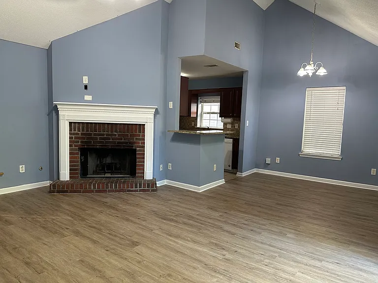 710 S Fairfield Dr — Photo 5