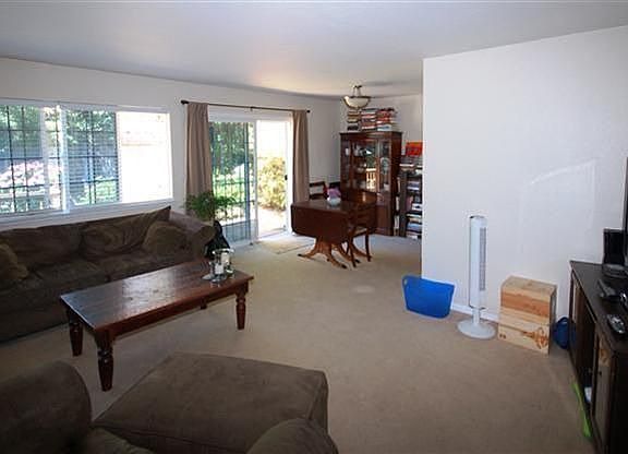 5th image of 3671 Oxford St