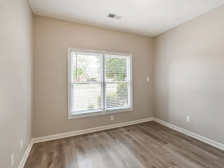 4463 Whispering Bend Dr — Photo 12