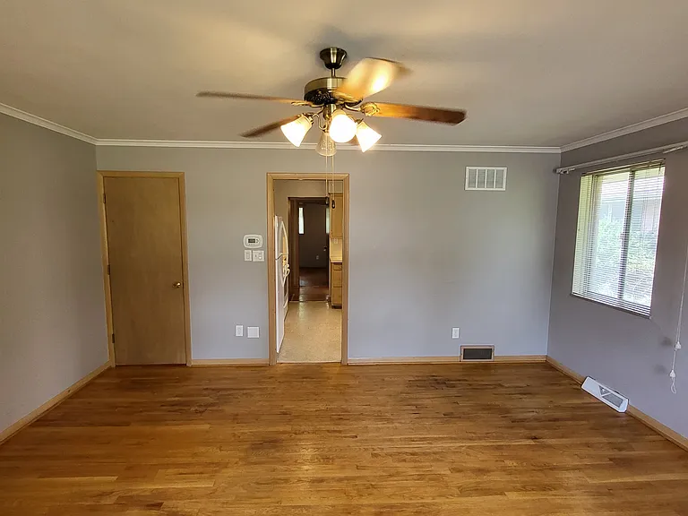 4365 Glenmawr Ave — Photo 8