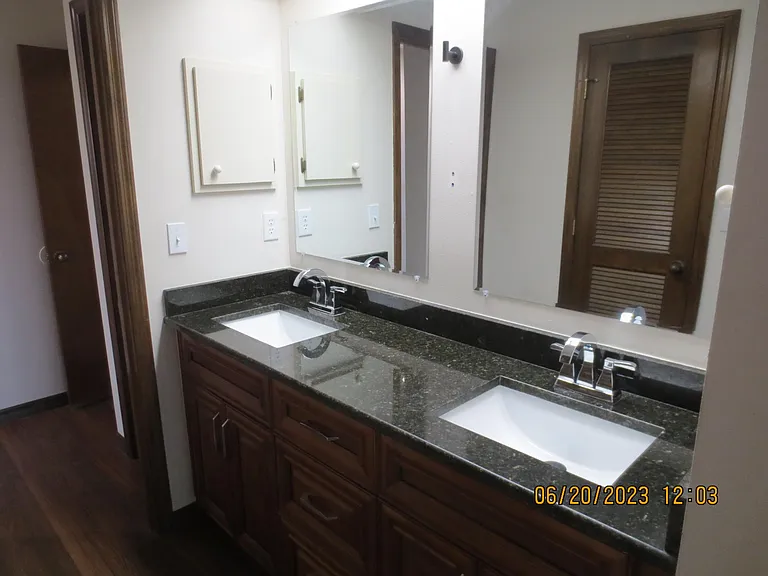 2002 Sycamore Ln — Photo 11