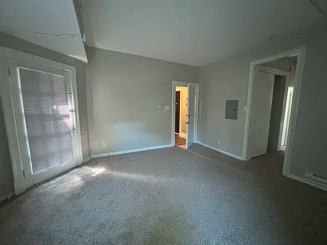 324 N Newstead Ave — Photo 2
