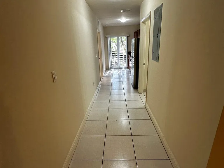 145 SW 15th Ave #204 — Photo 3