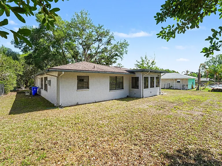 851 Rolling Woods Ln — Photo 25