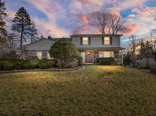 6934 Killarney Dr, Troy, MI 48098