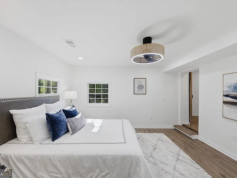2082 Rosewood Rd — Photo 11