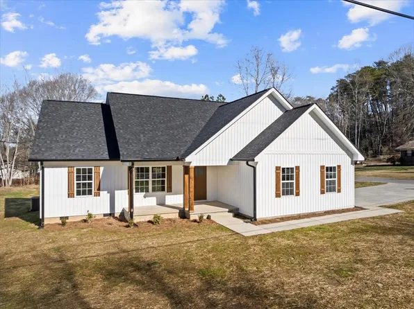 2904 Carol Cir, Rocky Face, GA 30740