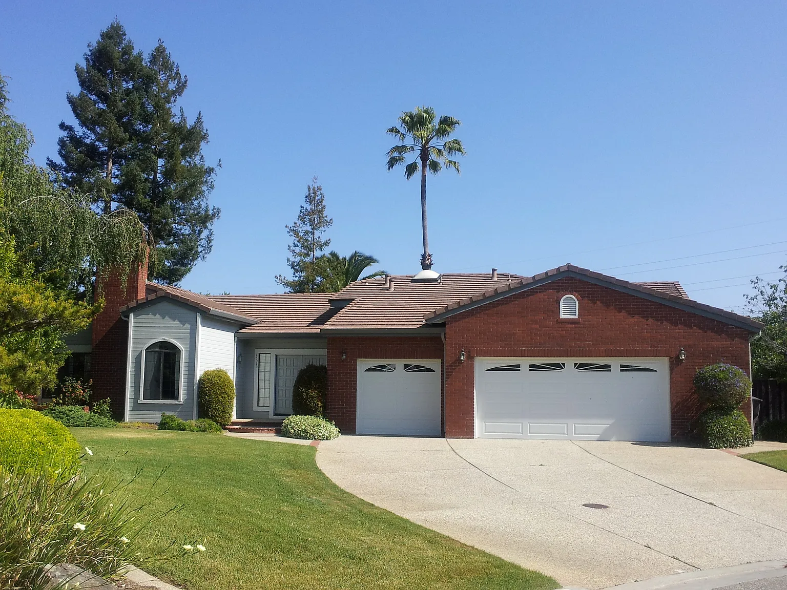 4 bed, 3036 sqft, $7,800 — Photo 1
