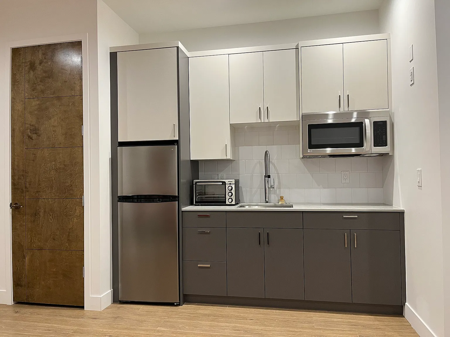 Studio, 400 sqft, $1,300 — Photo 4