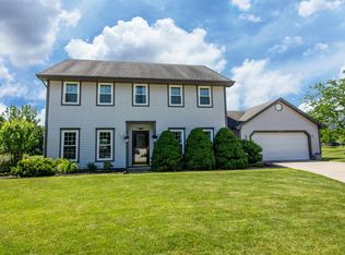 12101 Waycliffe Ct, Fort Wayne, IN 46845