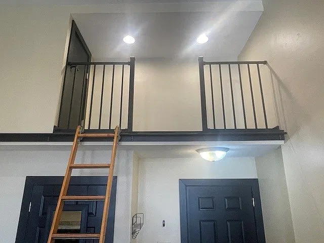 108 W Ashland Ave — Photo 1