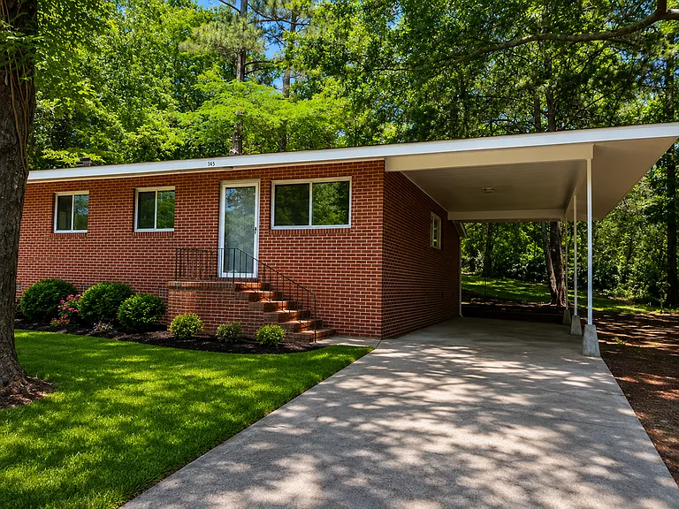 145 Lake Dr — Photo 2