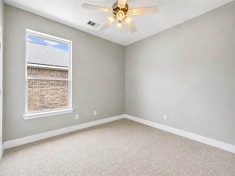 22027 Field Green Dr — Photo 13