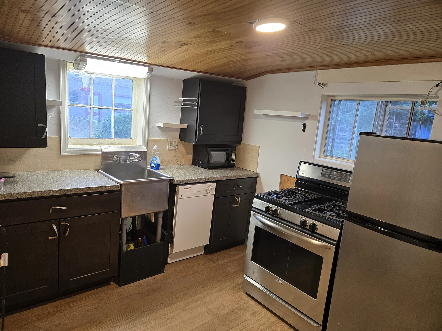 1 bed, 604 sqft, $1,200 — Photo 3