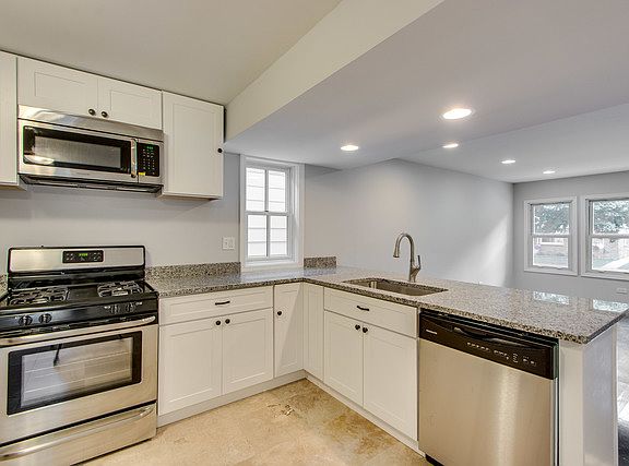 3rd image of 1035 Hannah Ave