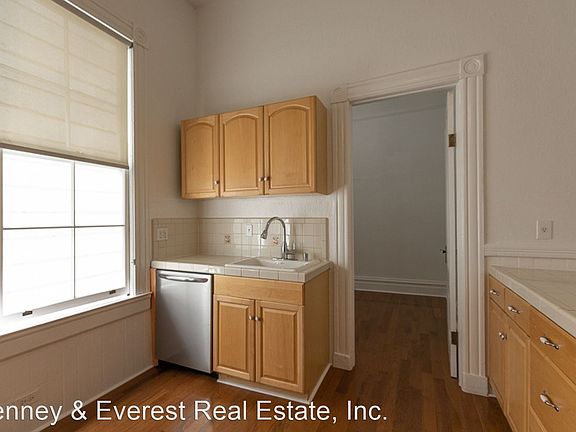 3rd image of 1911 Divisadero St