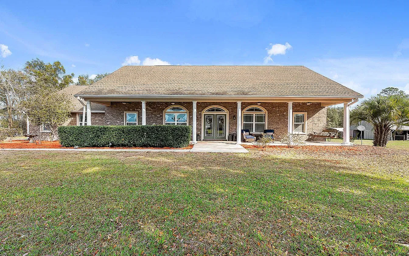 3 bed, 2.5 bath, 2316 sqft, $3,400 — Photo 1