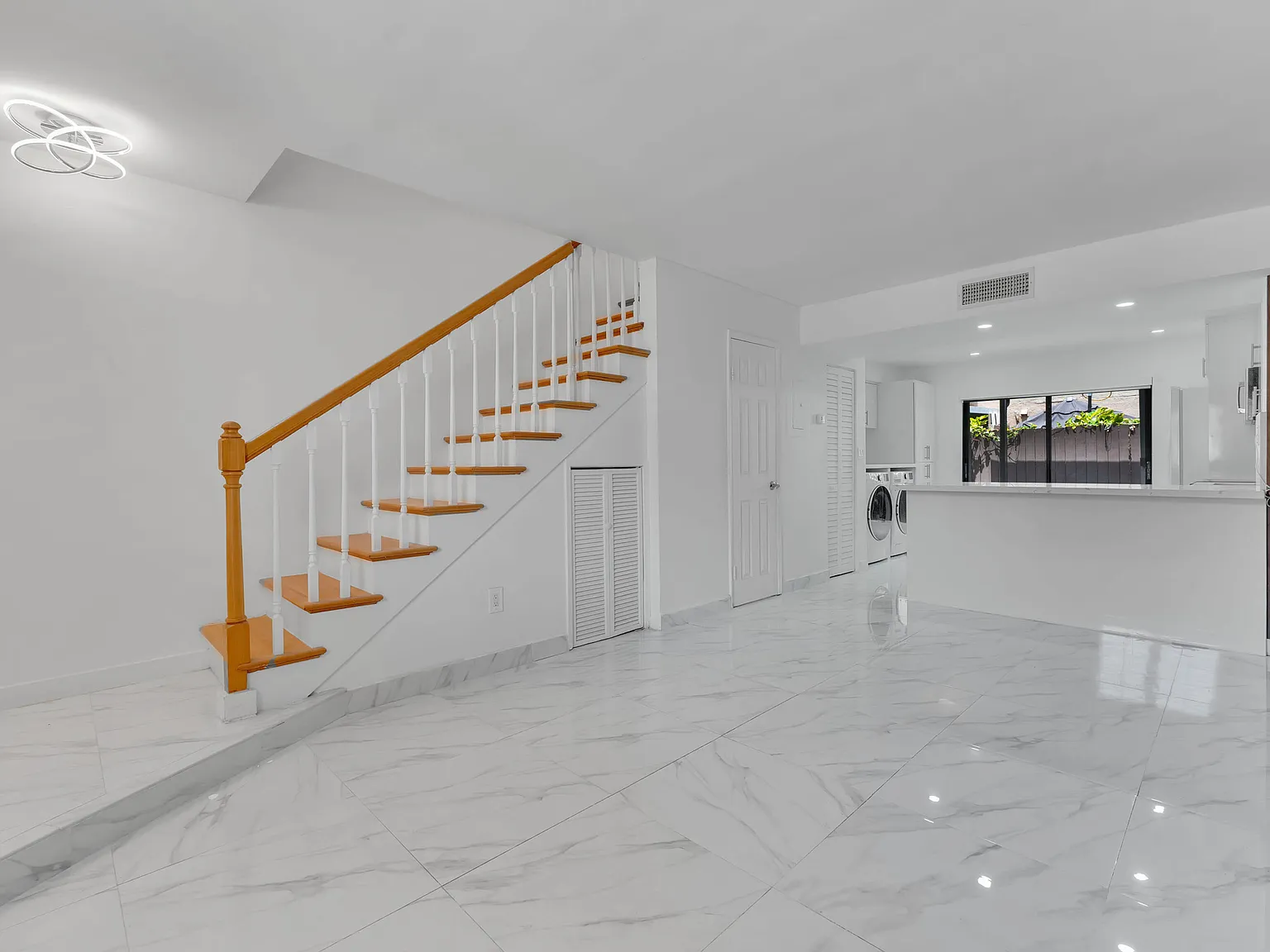 1 bed, 1.5 bath, 669 sqft, $2,250 — Photo 3