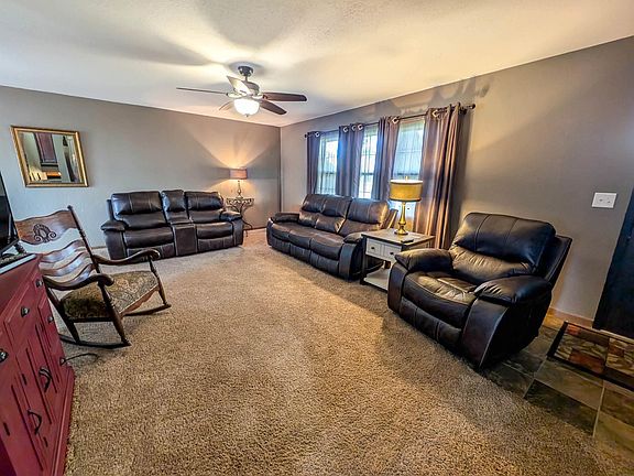 4th image of 3816 Briarwood Dr