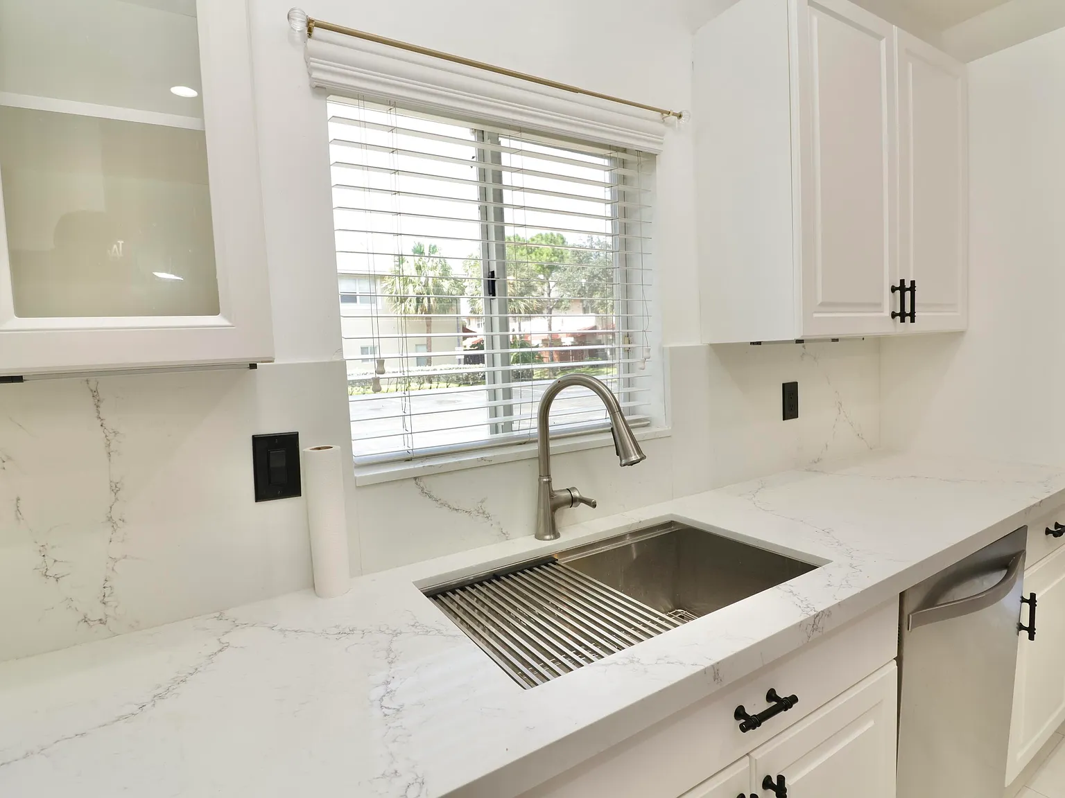 3 bed, 2.5 bath, 1644 sqft, $2,800 — Photo 4