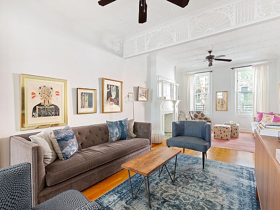 3rd image of 208 Carroll St APT 1