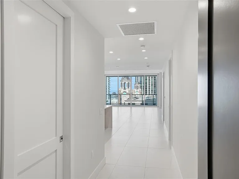 275 1st Ave S #1003 — Photo 44