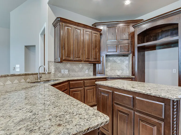 3341 Heritage Green Cir — Photo 20
