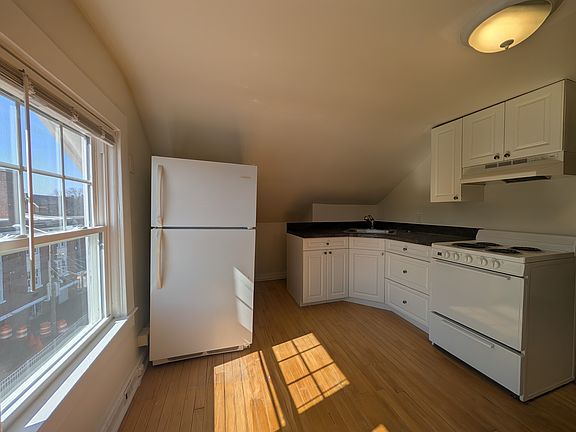 3rd image of 98 Broad St Suite 3