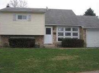 1558 Bonnie Dr, Bethlehem, PA 18018