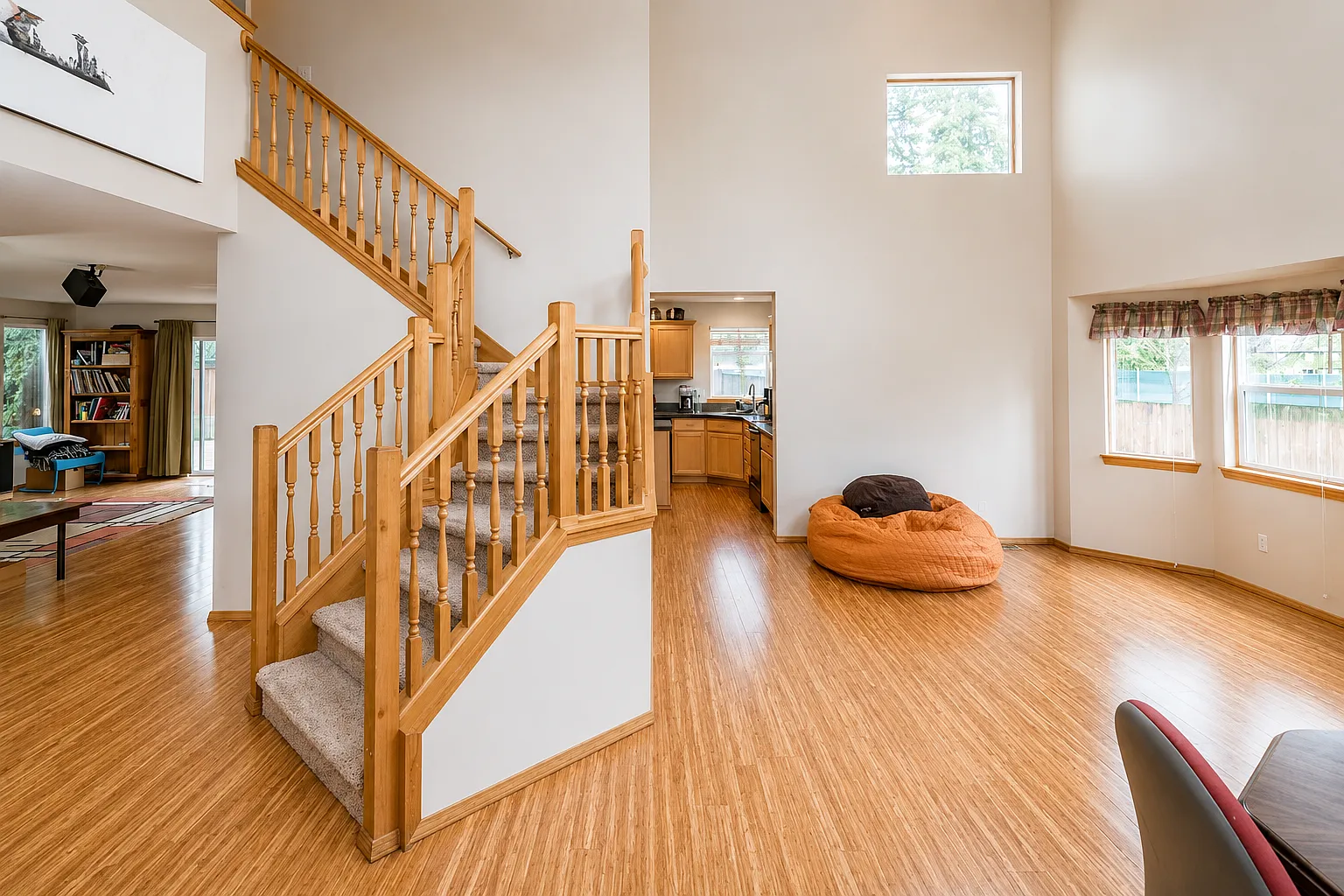 5 bed, 2662 sqft, $3,690 — Photo 4