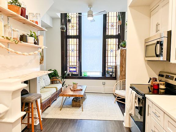 Every area has been thought thru to perfection, including the washer / dryer tucked beneath the bar.
