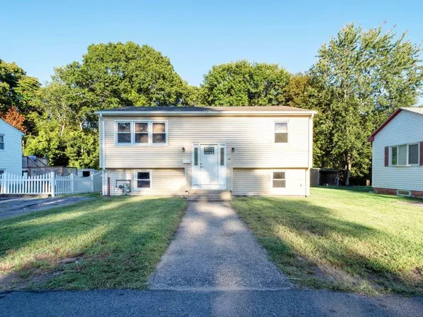 64 Perkins Ave, Cranston, RI 02910