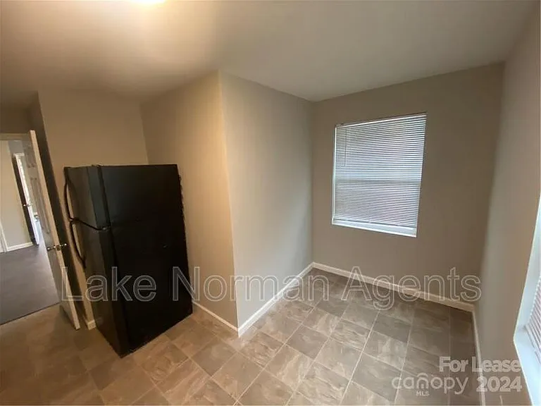 720 E Pine St — Photo 8