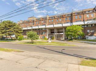 10 Eddystone Ave N #106, Toronto, ON M3N 2T2