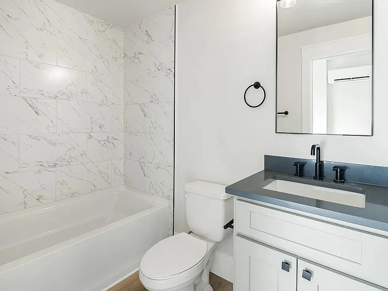 1023 N Broadway #304 — Photo 8