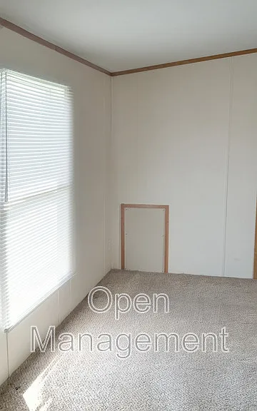 1100 Thornwood Dr #806 — Photo 3