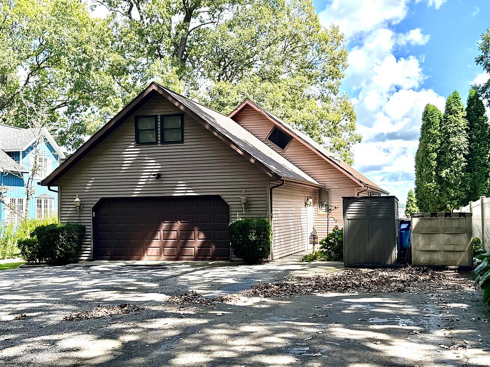 1st image of 563 Waverly Rd