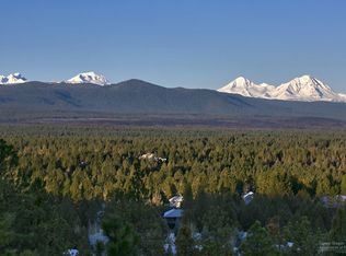 3285 NW Horizon Dr, Bend, OR 97703