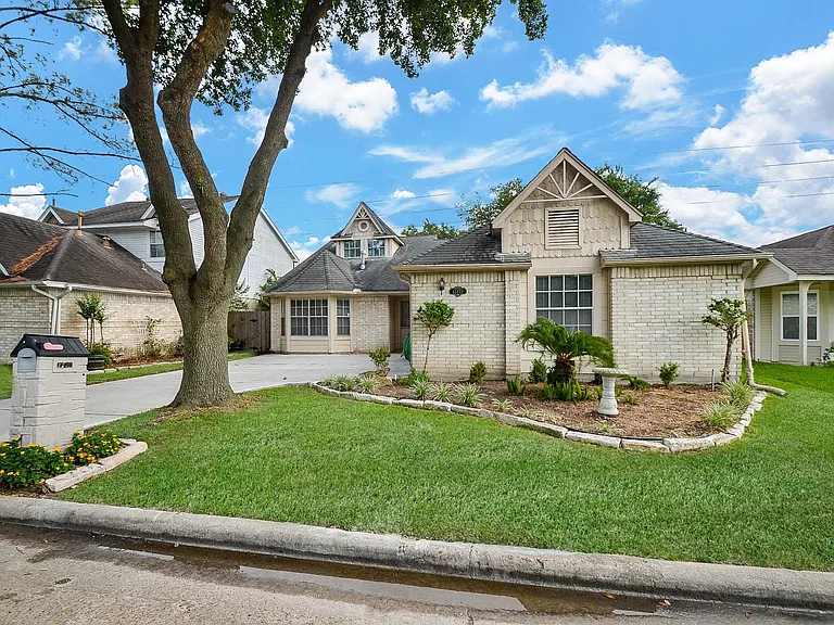 12722 Ashford Brook Dr — Photo 3