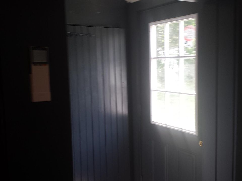 1st image of 252 W Queen St