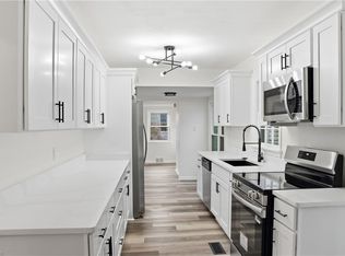 2 Park Manor Rd, Portsmouth, VA 23701