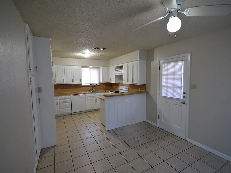 2238 Brigadoon Ct #2238 — Photo 9