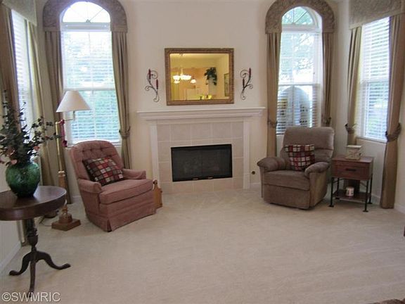 2nd image of 2900 Villa Ln #5