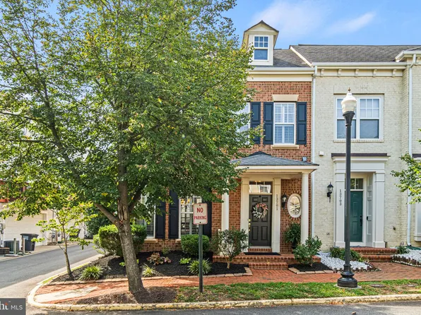 13701 Pinnacle St, Woodbridge, VA 22191