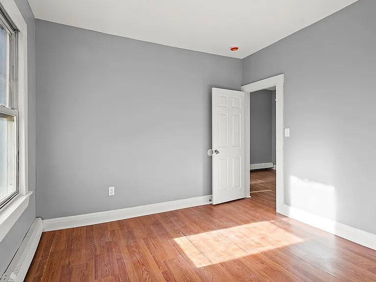 61 Brenner St #2 — Photo 4