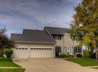 13911 Briarwood Ln, Urbandale, IA 50323